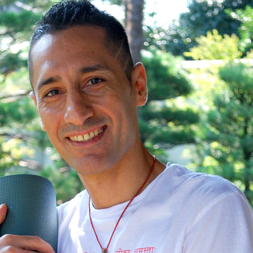 「関節からストレスを取り除き、ポーズをより快適に、より心地よくさせてくれるから。」