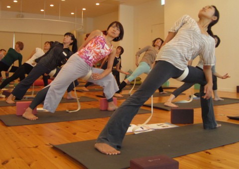 「女性のためのヨーガ」スペシャルワークショップ開催決定！＠大阪