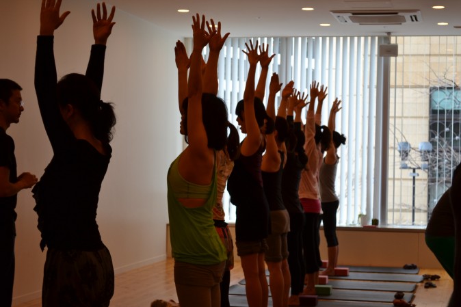 ここちよいポーズのための「のりしろ」とは？ ドミニカ先生のタダーサナWS終了！