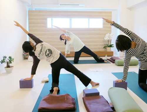 YOGA STUDIO DAIKANYAMA PRESURE ヨガスタジオ代官山プレジュア
